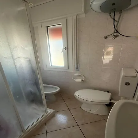 Tranquil For 6 In Rosolina Mare *